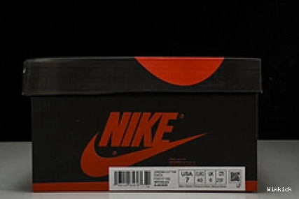 The Jordan Cut FZ8117-1001 x Check Travis Scott 0909